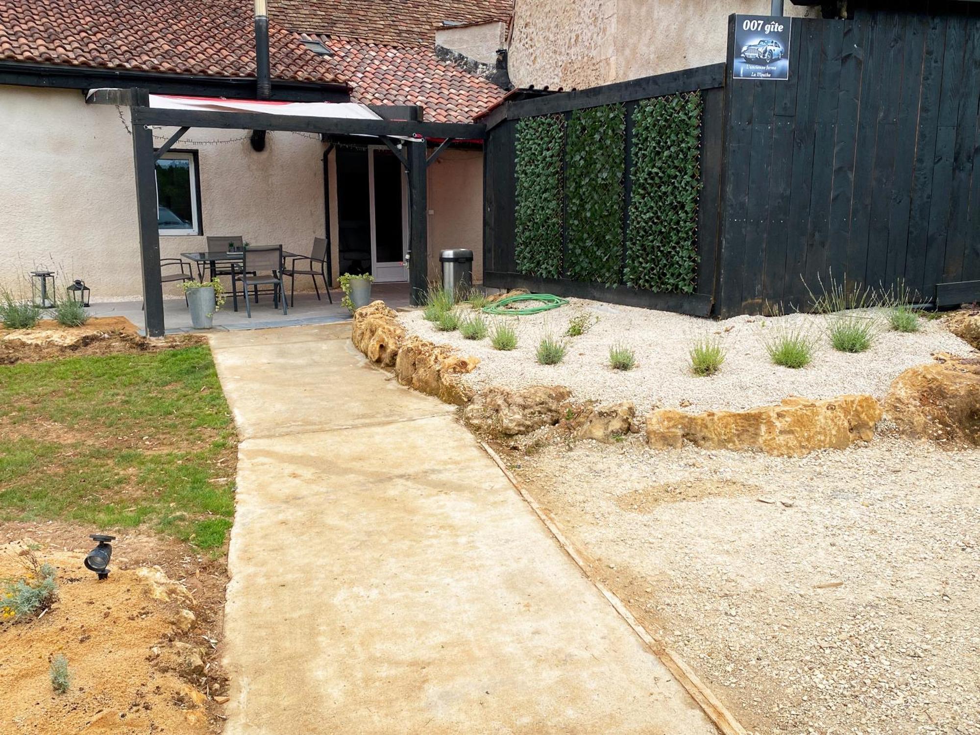 Hébergement de vacances 007 Bond Maison Pour Tous Y Compris Handicapes Avec Piscine Privee *